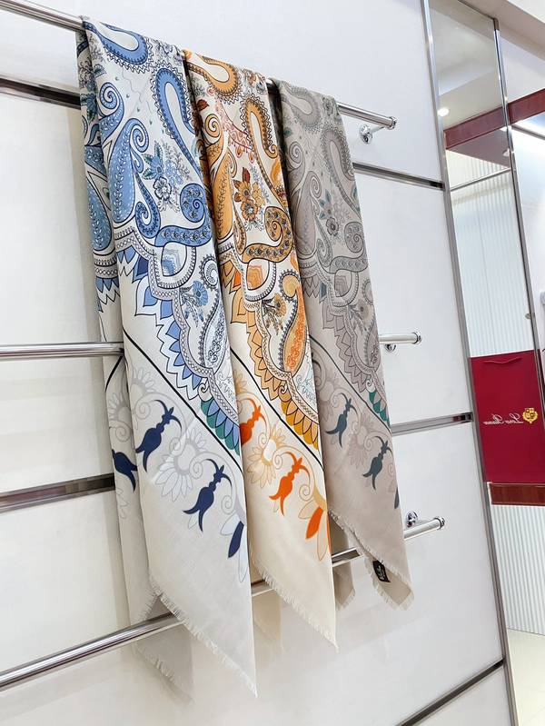 Loro Piana Scarf LPC00063 Loro Piana Scarf LPC00063